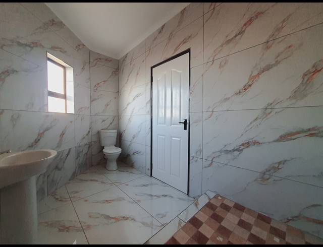 1 BEDROOM APARTMENT TO LET IN RABIE RIDGE
